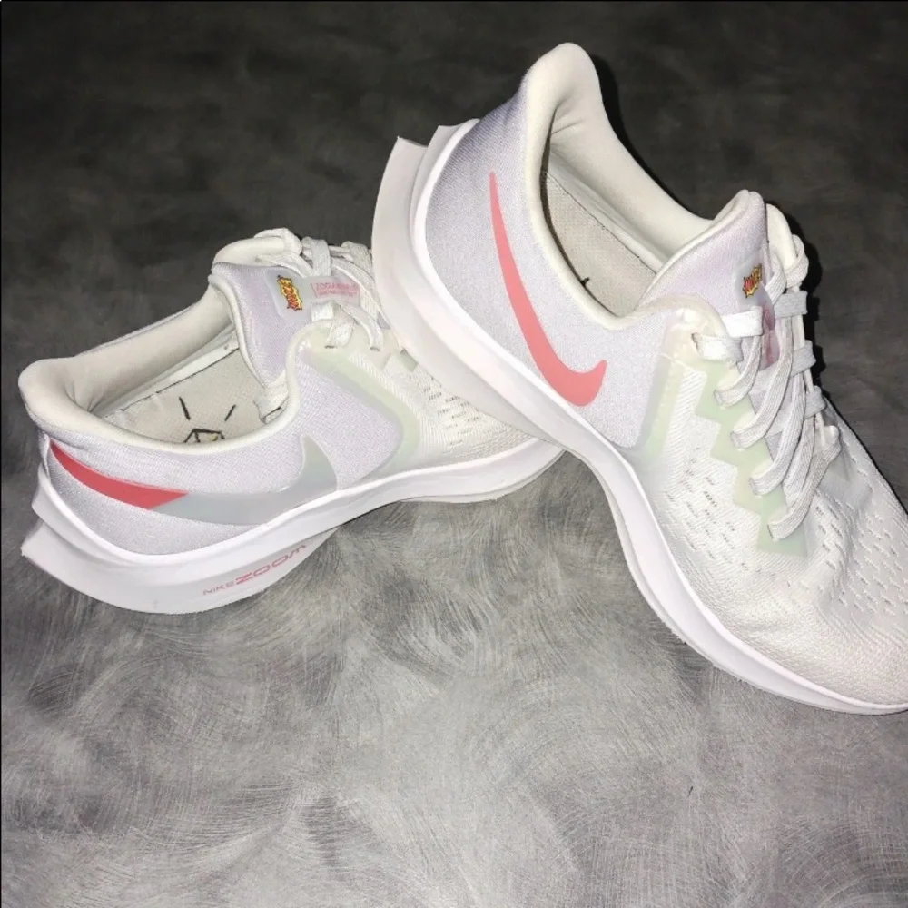 Nikes - Picture 2 of 5